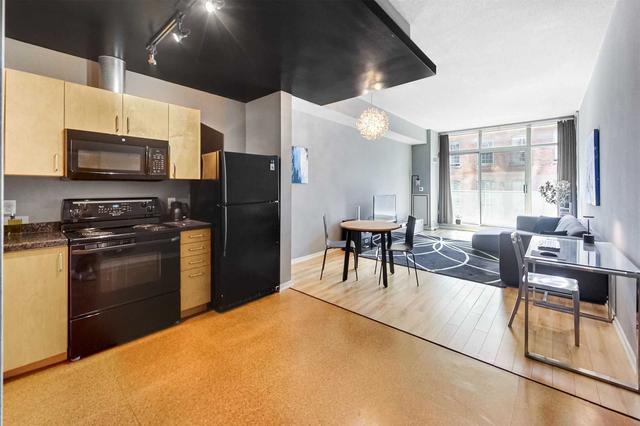 406 - 388 Richmond St W, Condo with 1 bedrooms, 1 bathrooms and 0 parking in Toronto ON | Image 5