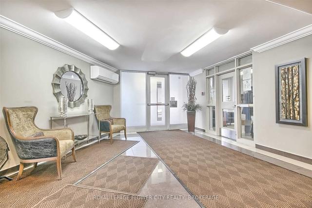 1707 - 530 Lolita Gdns, Condo with 3 bedrooms, 1 bathrooms and 1 parking in Mississauga ON | Image 24