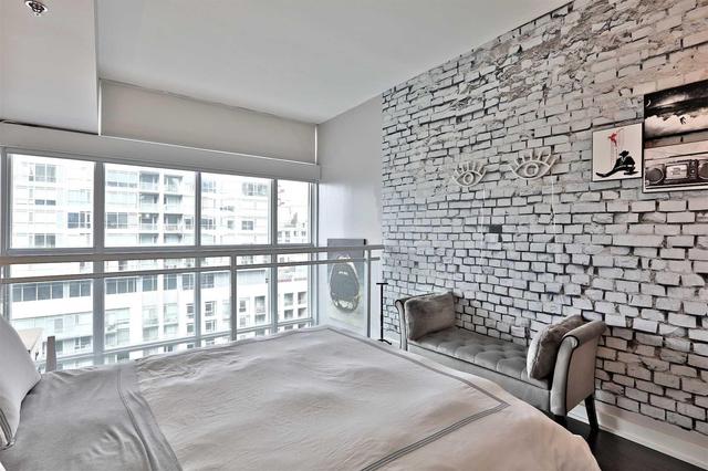 Lph15 - 21 Nelson St, Condo with 1 bedrooms, 2 bathrooms and 2 parking in Toronto ON | Image 14