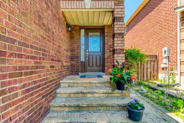 18 Lorraine St, House detached with 4 bedrooms, 3 bathrooms and 4 parking in Richmond Hill ON | Image 12