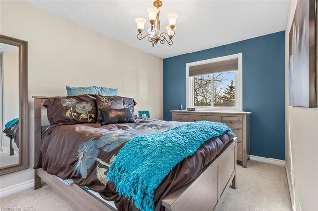 710 Mclean Court, House attached with 3 bedrooms, 1 bathrooms and 2 parking in Kingston ON | Image 10