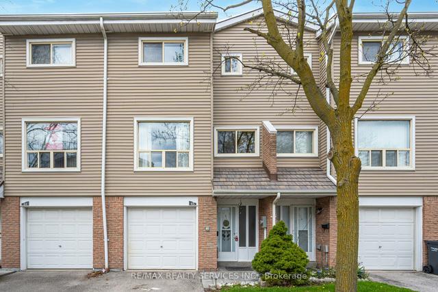 45 - 45 Ellis Dr, Townhouse with 3 bedrooms, 2 bathrooms and 2 parking in Brampton ON | Image 1
