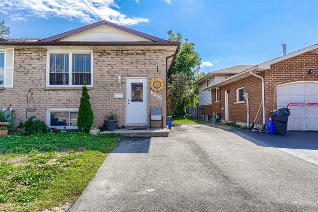 6668 Cropp St, House semidetached with 3 bedrooms, 2 bathrooms and 3 parking in Niagara Falls ON | Card Image