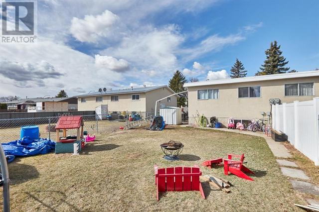 1683 4 Avenue Ne, Home with 3 bedrooms, 2 bathrooms and 1 parking in Medicine Hat AB | Image 26