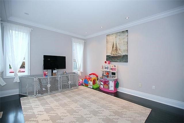 139 Laramie Cres, House detached with 4 bedrooms, 3 bathrooms and 3 parking in Vaughan ON | Image 3