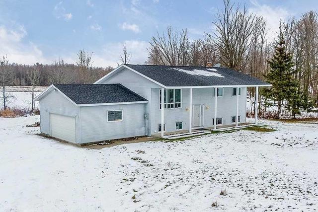 2582 Upper Big Chute Rd, House detached with 3 bedrooms, 3 bathrooms and 10 parking in Severn ON | Image 1