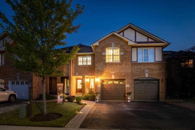 2346 Newcastle Cres, House attached with 3 bedrooms, 3 bathrooms and 2 parking in Oakville ON | Image 1