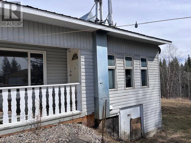 4605 S 97 Highway, House other with 2 bedrooms, 2 bathrooms and null parking in Cariboo A BC | Image 8
