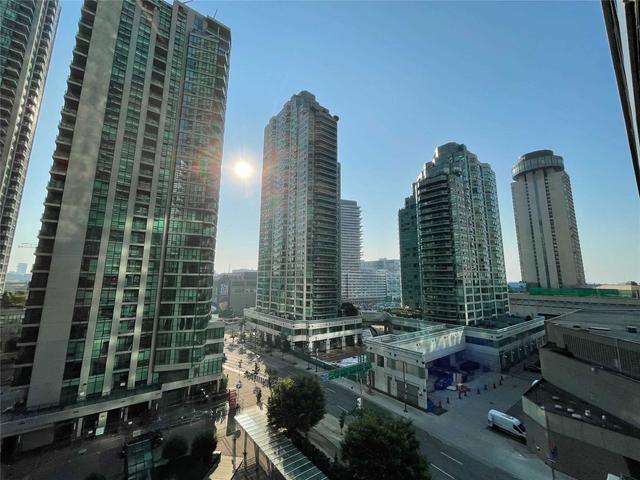 807 - 33 Bay St, Condo with 1 bedrooms, 1 bathrooms and 0 parking in Toronto ON | Image 2