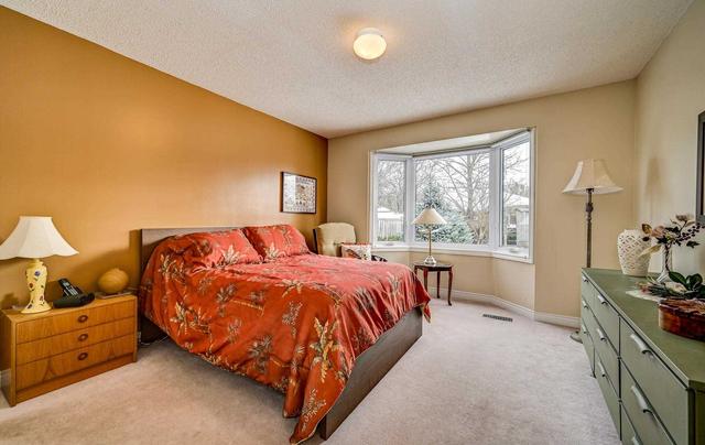 13 Wabbokish Crt, House detached with 2 bedrooms, 2 bathrooms and 4 parking in Clarington ON | Image 9