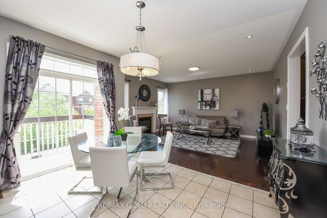 526 Nairn Circ, House detached with 4 bedrooms, 4 bathrooms and 6 parking in Milton ON | Image 5