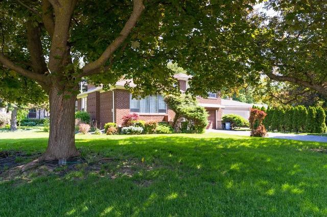 138 Citation Dr, House detached with 3 bedrooms, 2 bathrooms and 3 parking in Toronto ON | Image 35