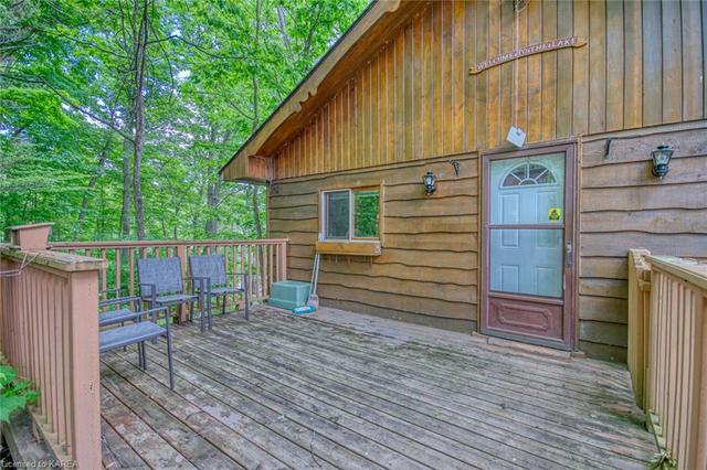 2368 Little Long Lake Road, House detached with 4 bedrooms, 2 bathrooms and 5 parking in South Frontenac ON | Image 2