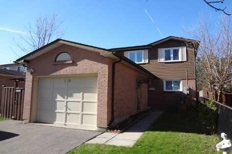 upper - 19 Greenleaf Cres, House detached with 3 bedrooms, 2 bathrooms and 2 parking in Brampton ON | Image 1