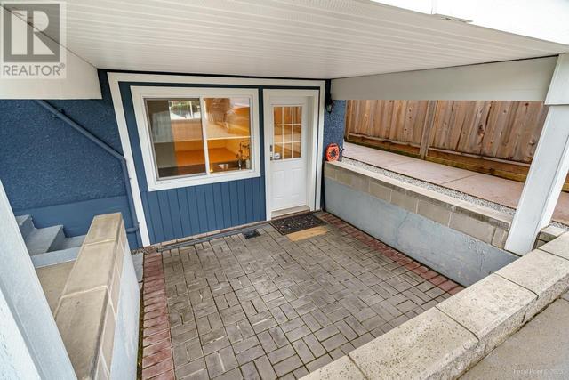 3956 Sefton Street, House detached with 4 bedrooms, 3 bathrooms and 4 parking in Port Coquitlam BC | Image 34