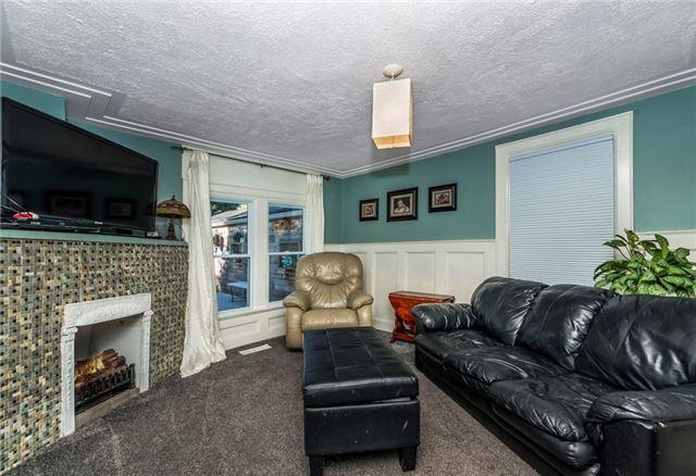 60 Parkside Dr, House detached with 3 bedrooms, 2 bathrooms and 3 parking in Barrie ON | Image 7