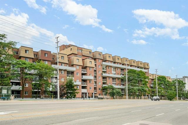 325 - 3025 The Credit Woodlands, Condo with 4 bedrooms, 2 bathrooms and 1 parking in Mississauga ON | Image 1