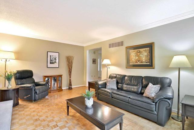 1490 Golden Meadow Tr, House detached with 4 bedrooms, 4 bathrooms and 2 parking in Oakville ON | Image 8