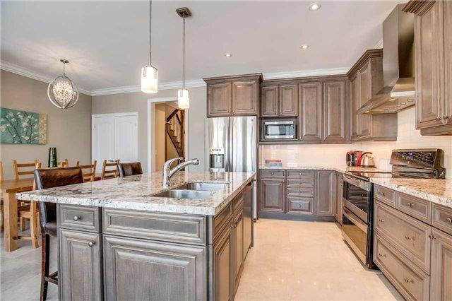 2464 Chateau Common, House attached with 3 bedrooms, 4 bathrooms and 2 parking in Oakville ON | Image 4