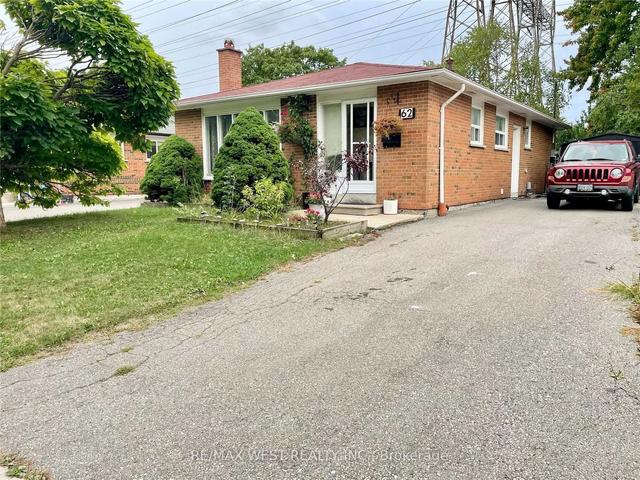 62 Avening Dr, House detached with 3 bedrooms, 2 bathrooms and 4 parking in Toronto ON | Image 12