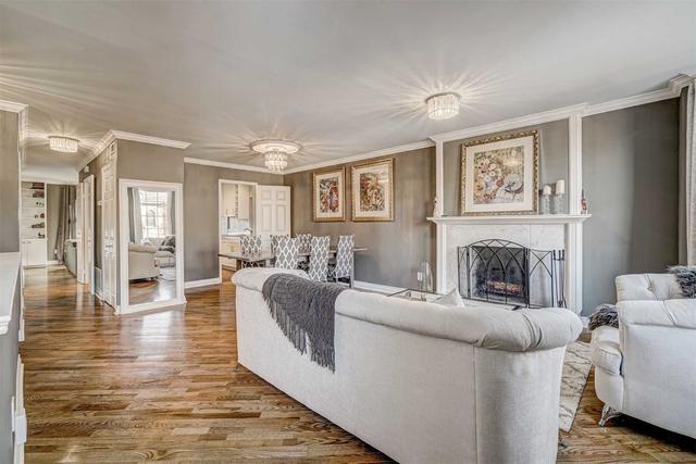 327 Wellesley St E, House detached with 6 bedrooms, 4 bathrooms and 2 parking in Toronto ON | Image 37