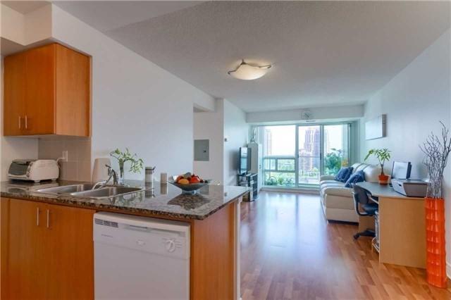 1811 - 31 Bales Ave, Condo with 2 bedrooms, 2 bathrooms and 1 parking in Toronto ON | Image 4