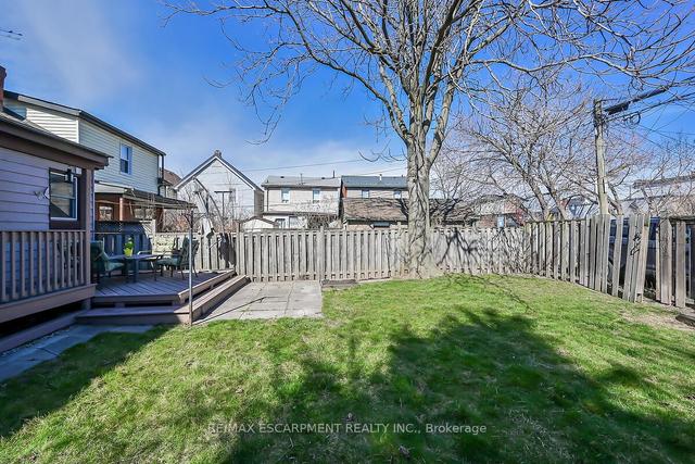 156 Rosslyn Ave N, House detached with 2 bedrooms, 1 bathrooms and 2 parking in Hamilton ON | Image 38