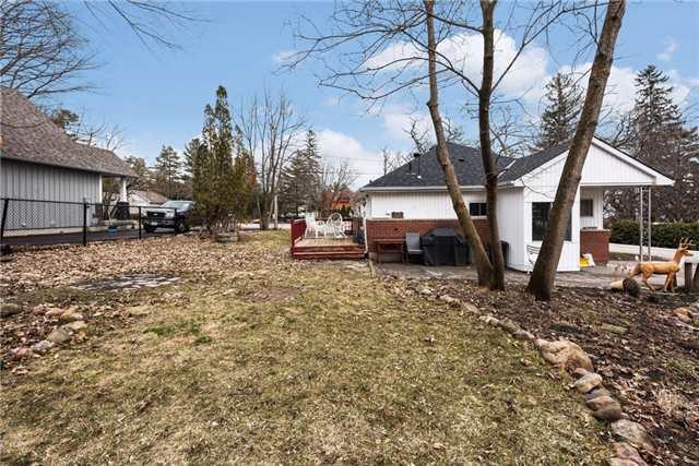 806 Adams Rd, House detached with 3 bedrooms, 1 bathrooms and 4 parking in Innisfil ON | Image 4