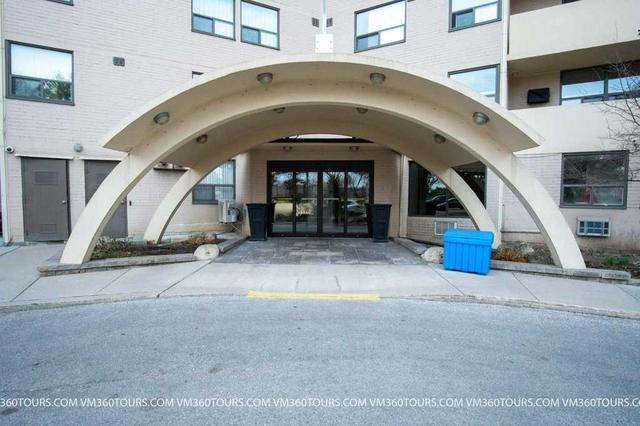 1213 - 700 Dynes Rd, Condo with 2 bedrooms, 2 bathrooms and 2 parking in Burlington ON | Image 1