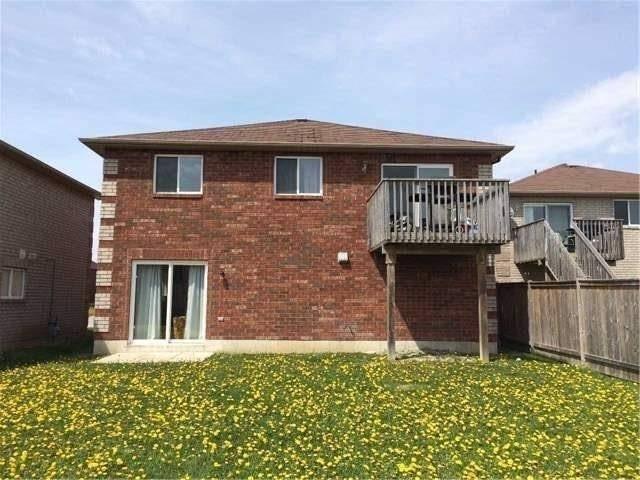 Upper - 23 Harrogate Crt, House detached with 3 bedrooms, 1 bathrooms and 1 parking in Barrie ON | Image 2