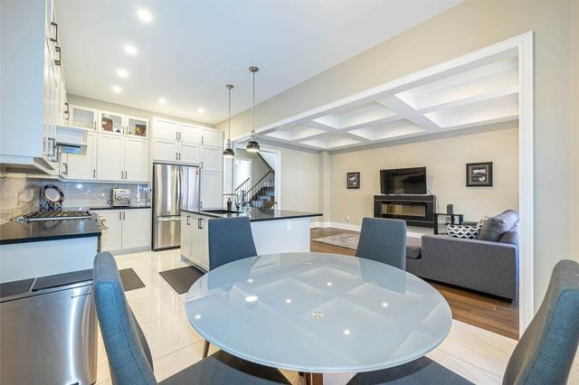 16 Via Romano Blvd, House attached with 4 bedrooms, 5 bathrooms and 6 parking in Vaughan ON | Image 2