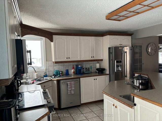 16 Brunelle Rd S, House detached with 4 bedrooms, 3 bathrooms and 10 parking in Kapuskasing ON | Image 3