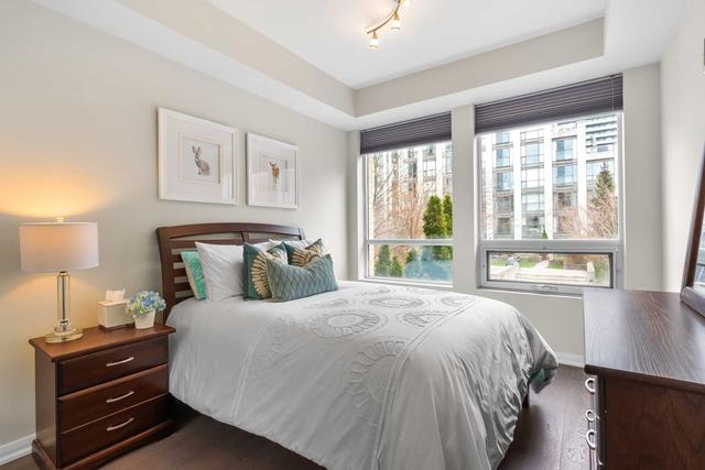 th111 - 25 Soho St, Townhouse with 2 bedrooms, 2 bathrooms and 1 parking in Toronto ON | Image 4