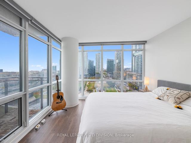 1812 - 15 Fort York Blvd, Condo with 2 bedrooms, 2 bathrooms and 1 parking in Toronto ON | Image 9