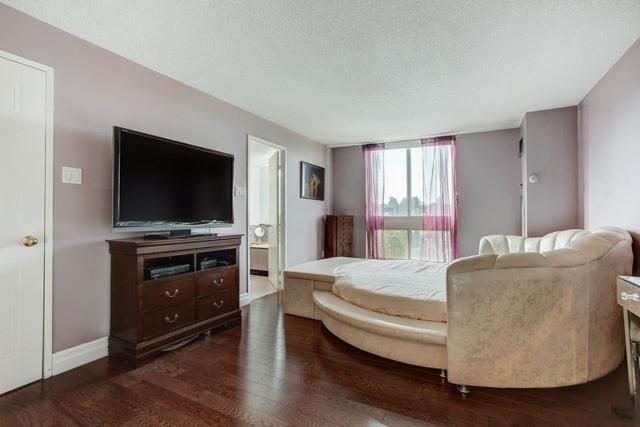 1002 - 5 Kenneth Ave, Condo with 2 bedrooms, 2 bathrooms and 1 parking in Toronto ON | Image 11