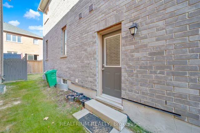 22 Clockwork Dr, House detached with 4 bedrooms, 5 bathrooms and 6 parking in Brampton ON | Image 29