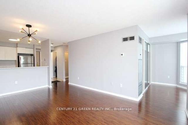 1005 - 2177 Burnhamthorpe Rd, Condo with 2 bedrooms, 2 bathrooms and 2 parking in Mississauga ON | Image 13