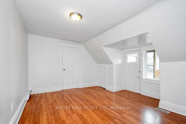 282 Ossington Ave, House detached with 6 bedrooms, 3 bathrooms and 2 parking in Toronto ON | Image 15