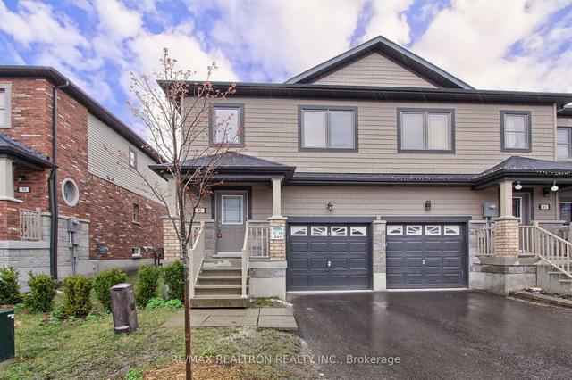41 Deneb St, House attached with 3 bedrooms, 3 bathrooms and 3 parking in Barrie ON | Image 1