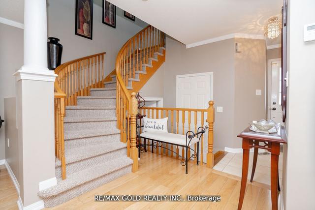 34 Jingle Cres, House semidetached with 3 bedrooms, 3 bathrooms and 3 parking in Brampton ON | Image 24