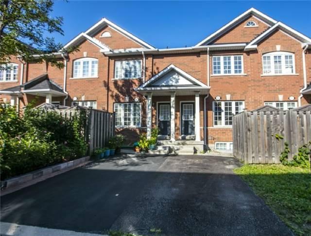 105 Weston Rd, Townhouse with 2 bedrooms, 3 bathrooms and 1 parking in Toronto ON | Image 1