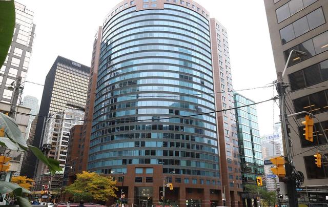 1508 - 33 University Ave, Condo with 2 bedrooms, 2 bathrooms and 1 parking in Toronto ON | Image 1