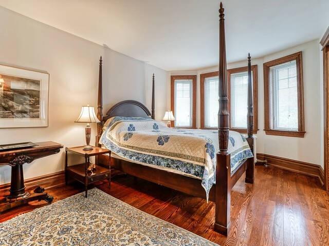 376 Spadina Rd, House detached with 4 bedrooms, 3 bathrooms and 3 parking in Toronto ON | Image 7
