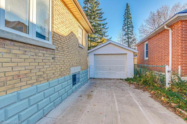 90 Adelaide Street S, House detached with 2 bedrooms, 1 bathrooms and 4 parking in London ON | Image 13