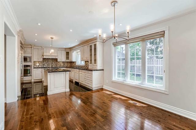 3336 Sawmill Valley Dr, House detached with 4 bedrooms, 5 bathrooms and 9 parking in Mississauga ON | Image 2