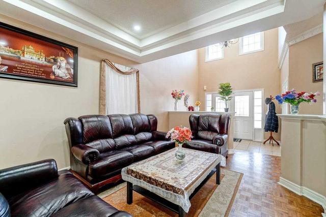 74 Summer Valley Dr, House detached with 4 bedrooms, 4 bathrooms and 6 parking in Brampton ON | Image 27