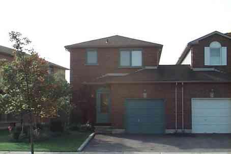 8 Thorntree Cres, House attached with 3 bedrooms, 4 bathrooms and 3 parking in Brampton ON | Image 1