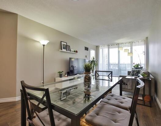 311 - 550 Webb Dr, Condo with 2 bedrooms, 2 bathrooms and 2 parking in Mississauga ON | Image 2