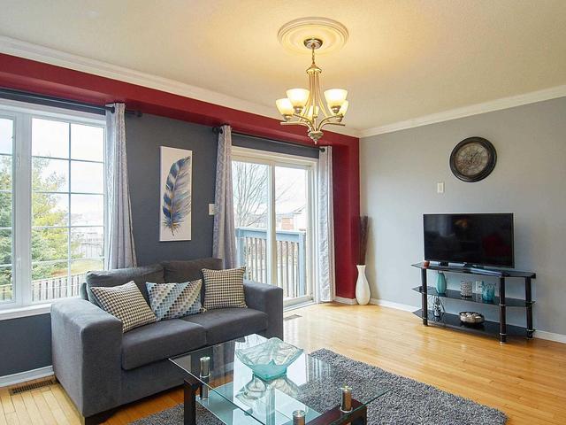 101 Bean Cres S, House attached with 3 bedrooms, 4 bathrooms and 1 parking in Ajax ON | Image 9