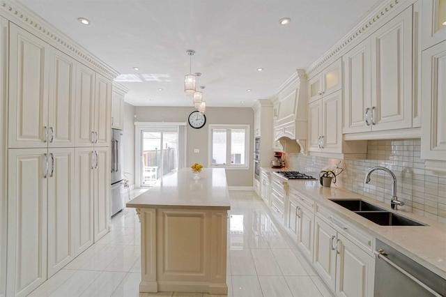 19 Estoril Terr, House detached with 3 bedrooms, 4 bathrooms and 2 parking in Toronto ON | Image 29